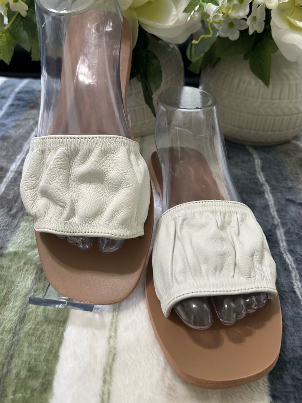 NWOT PrettyLittleThing - Cream, Ruched Slide Sandals Size 7.5 - 8